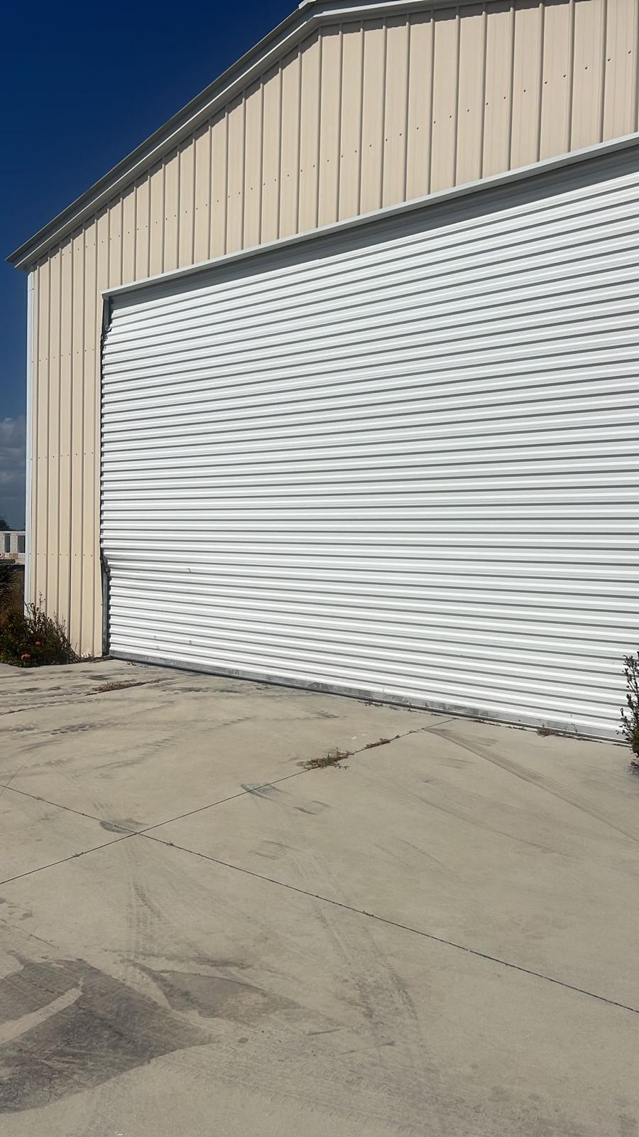 Commercial roll-up door